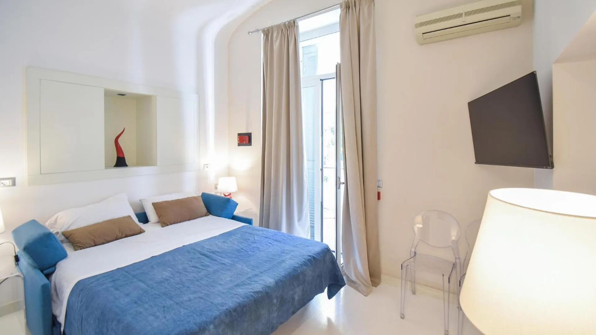 1 Bedroom Gorgeous Apartment In Napoli Naples
