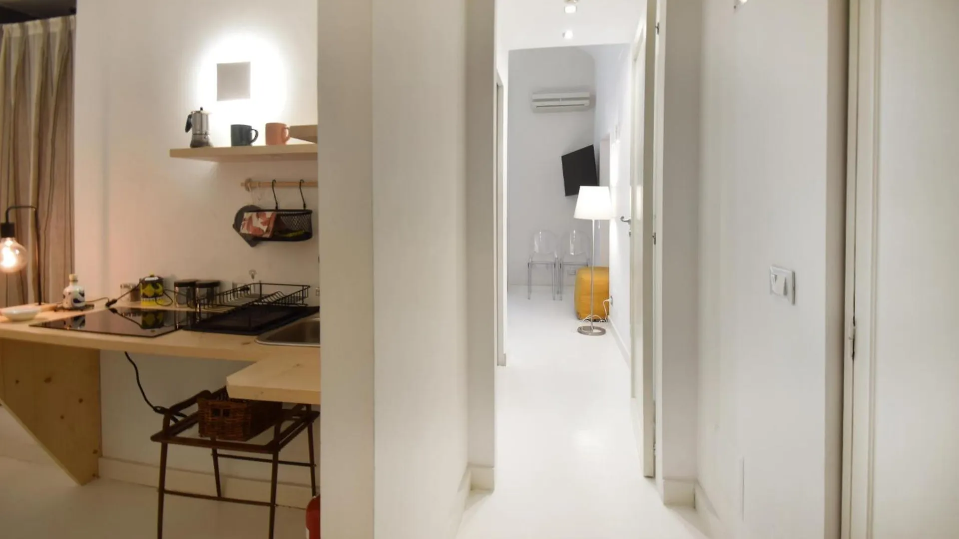 1 Bedroom Gorgeous Apartment In Napoli Italy