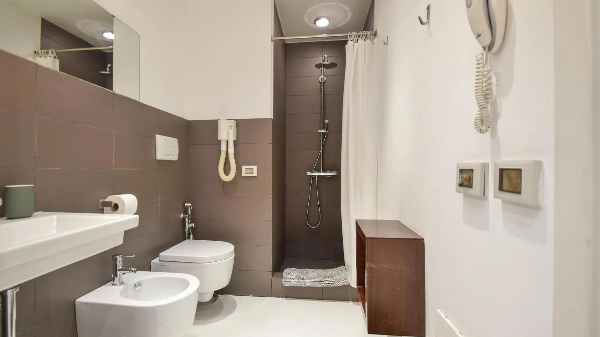 1 Bedroom Gorgeous Apartment In Napoli 0*, נאפולי