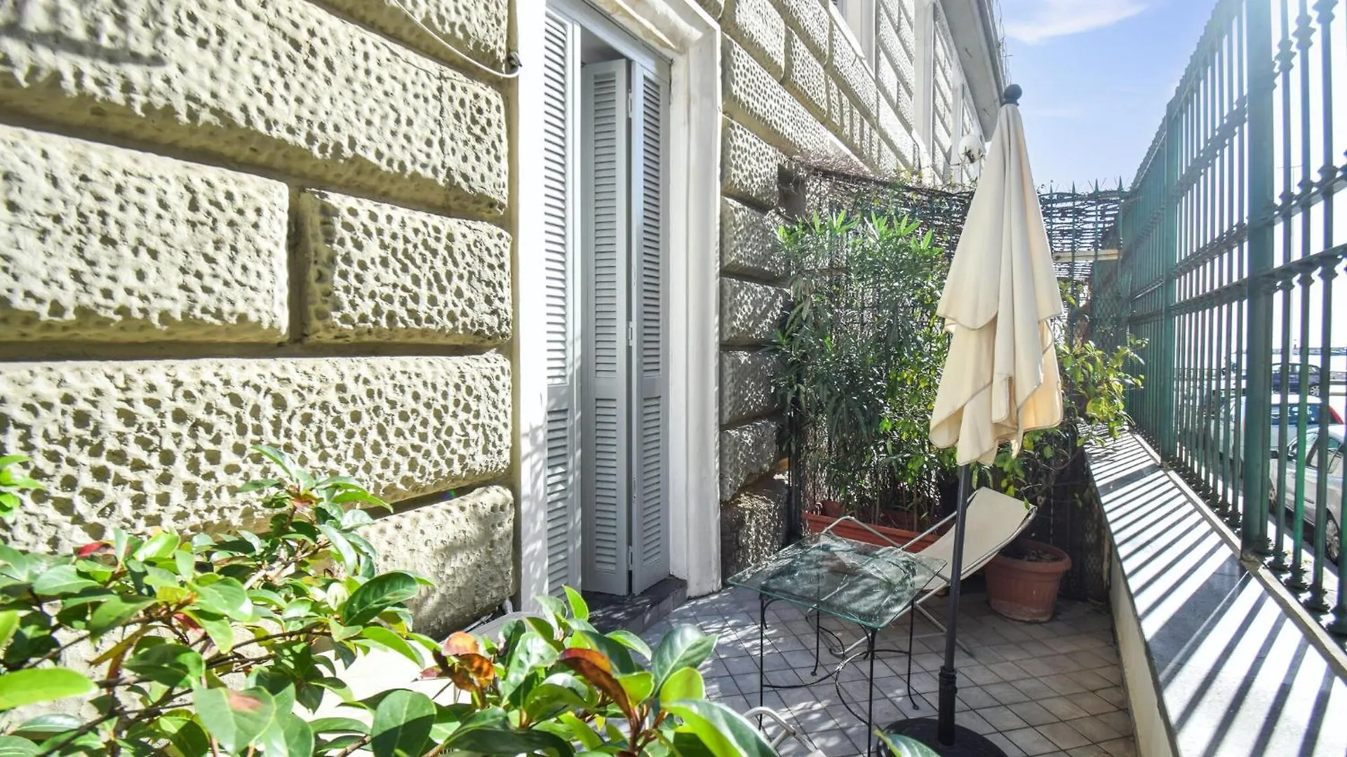 1 Bedroom Gorgeous Apartment In Napoli Italy