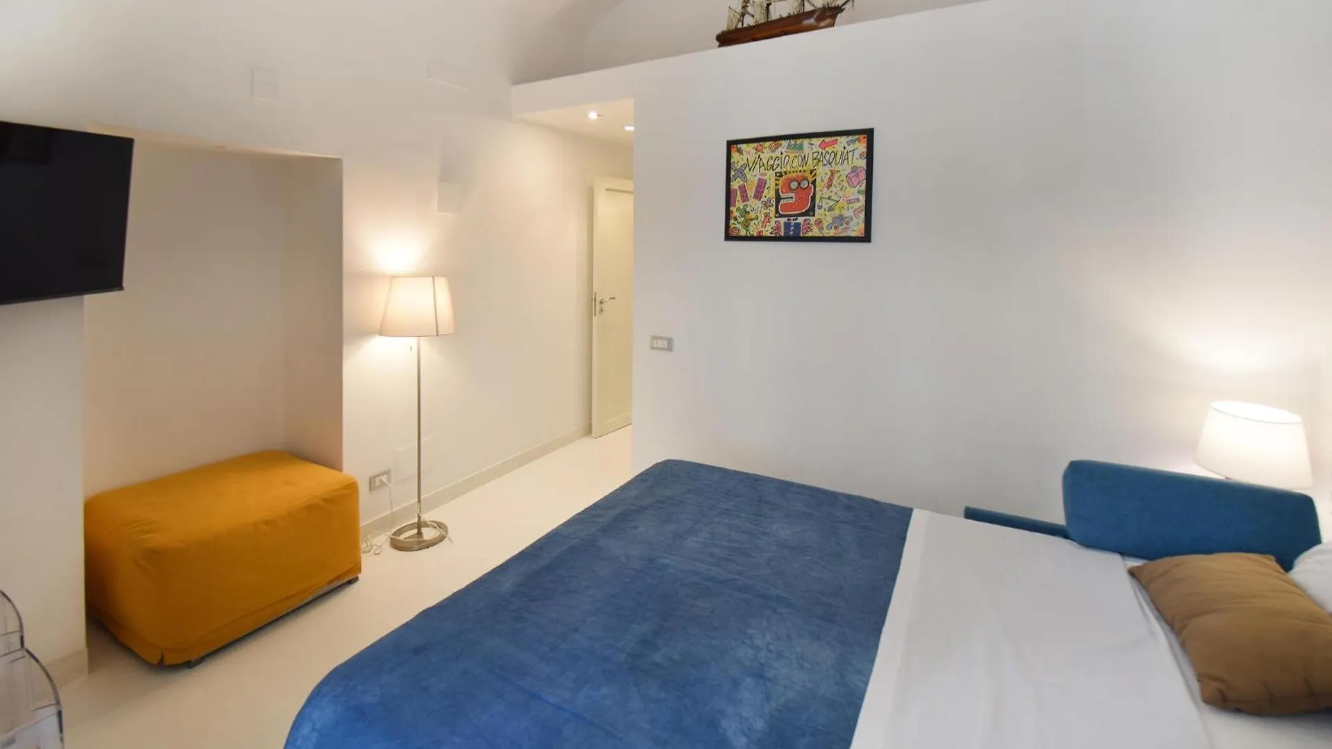 1 Bedroom Gorgeous Apartment In Napoli 0*, Naples